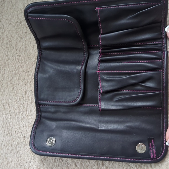 Donating soon! Mary Kay brush set bag - Picture 3 of 4